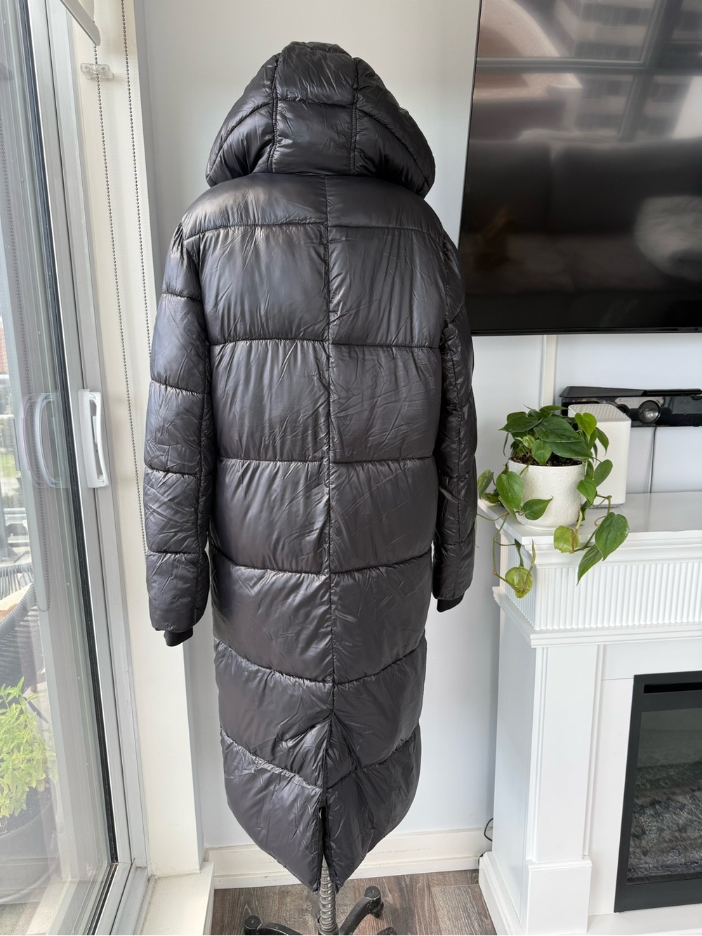 Missguided Long Black Hooded Puffer Coat - Picture 5 of 10